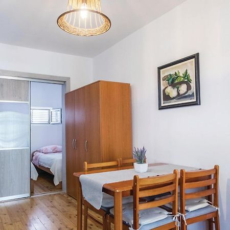 Awesome Apartment In Klek With Kitchen Kültér fotó
