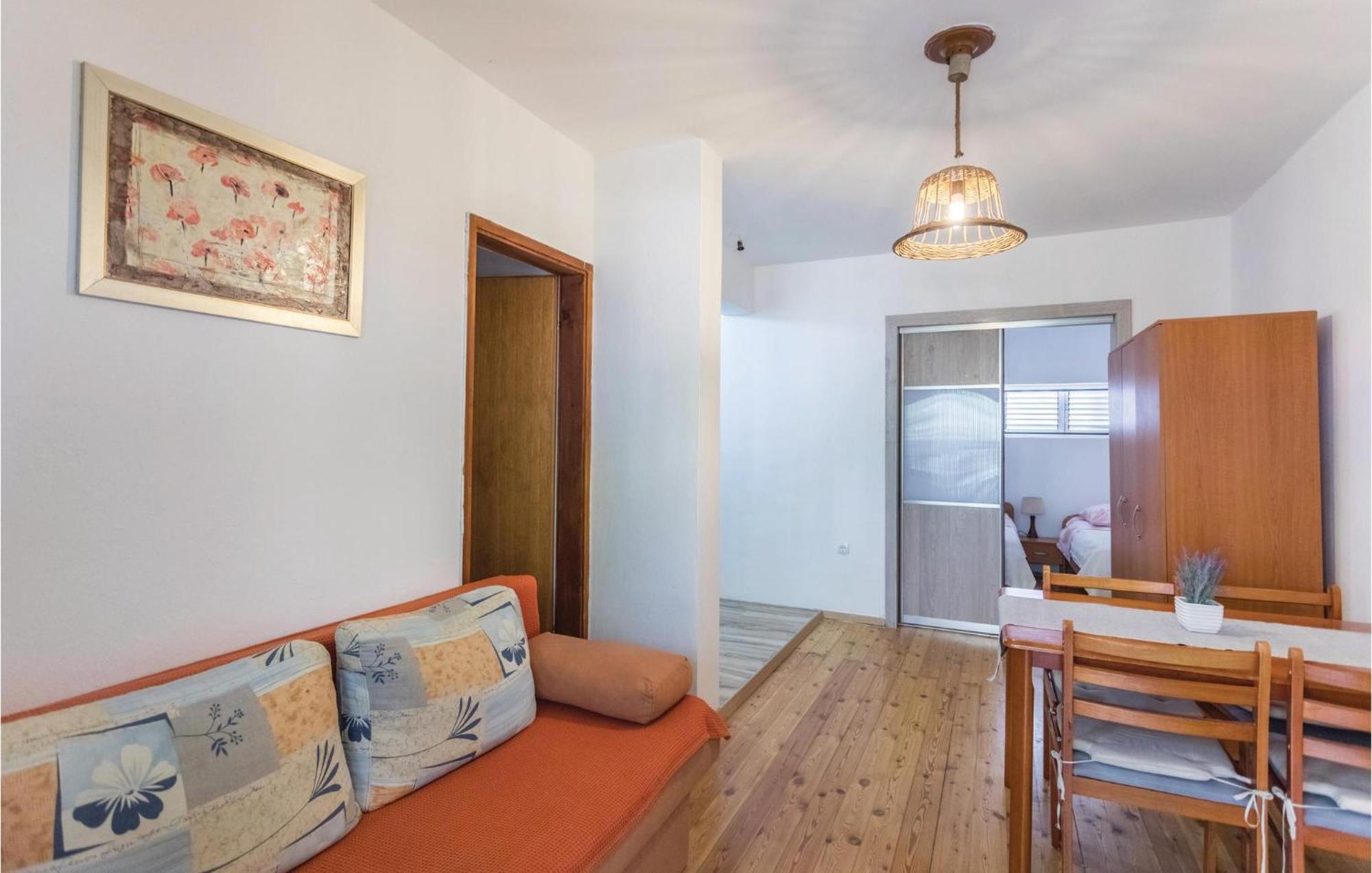 Awesome Apartment In Klek With Kitchen Kültér fotó