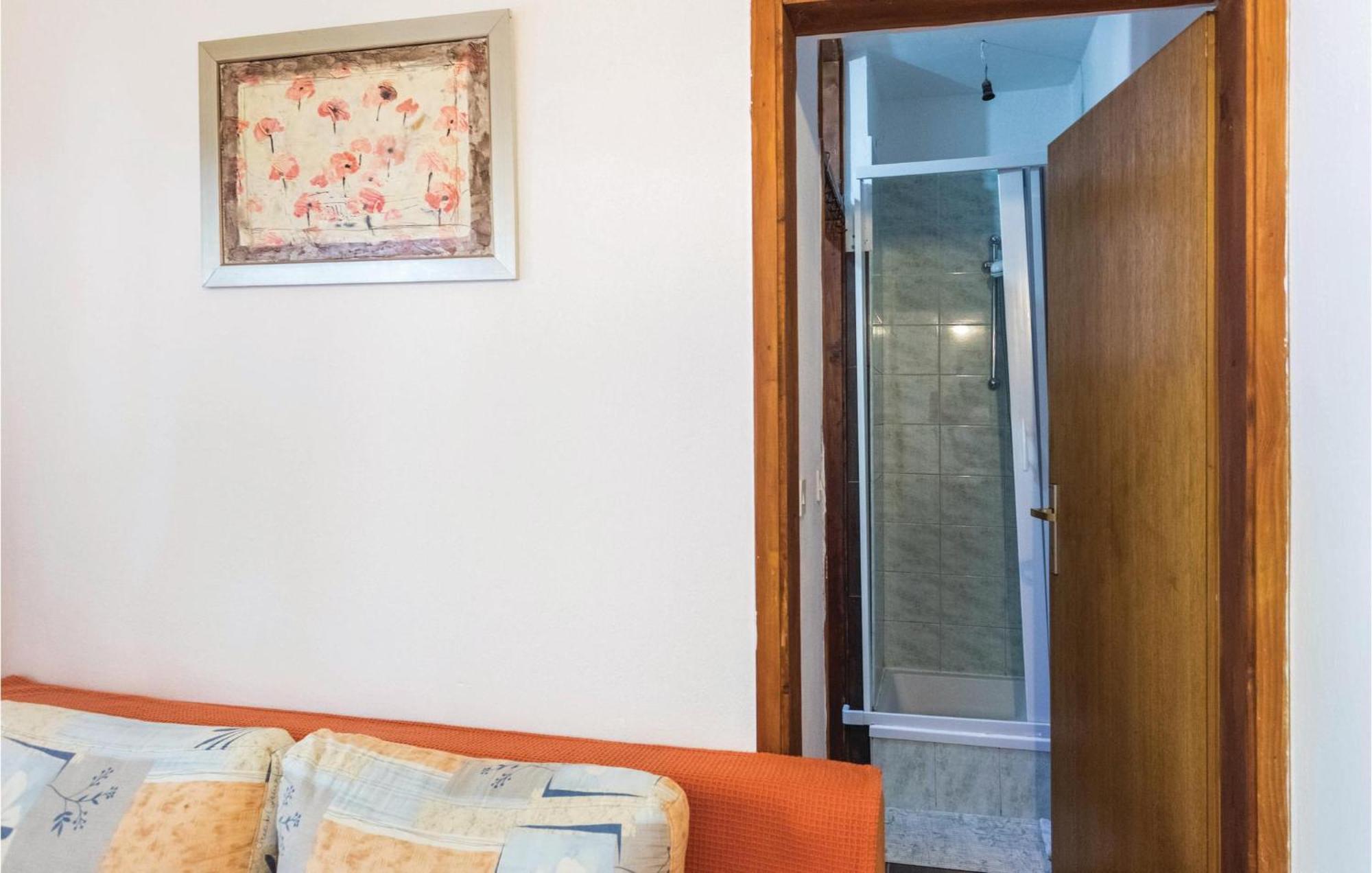 Awesome Apartment In Klek With Kitchen Kültér fotó