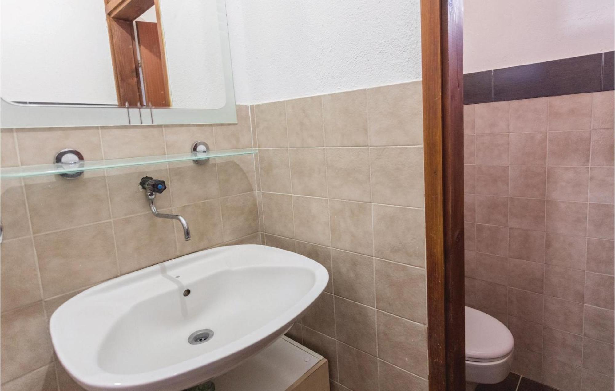 Awesome Apartment In Klek With Kitchen Kültér fotó