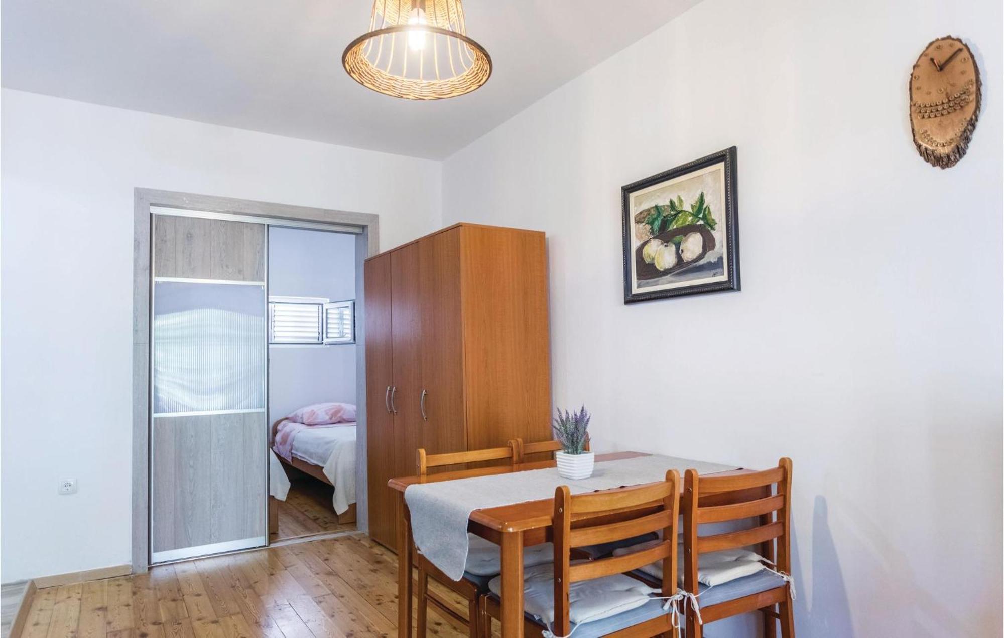 Awesome Apartment In Klek With Kitchen Kültér fotó